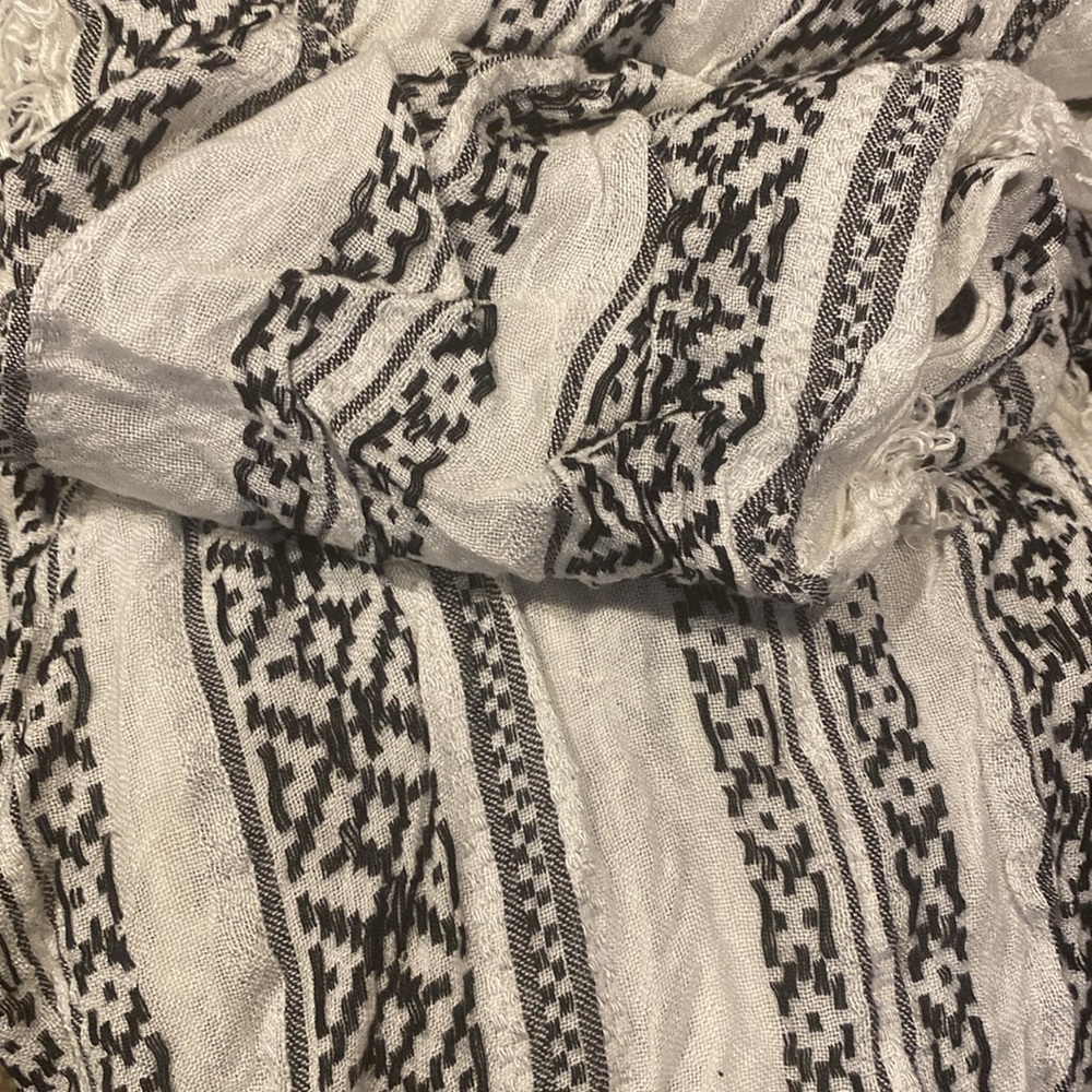 Assorted Patterned Scarves Collection - Picture 5 of 5